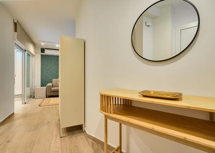 Moon Aparthotel 3*